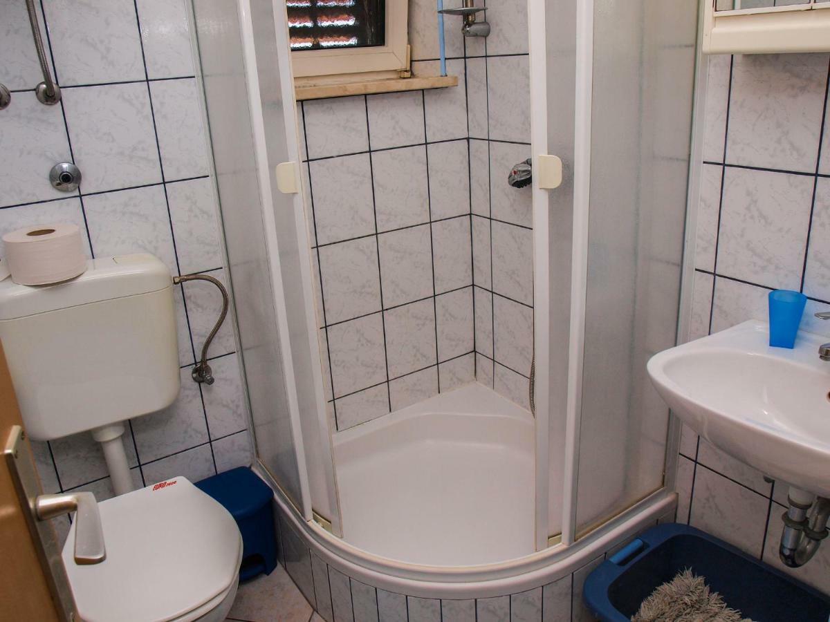 Vukovic Apartment Postira