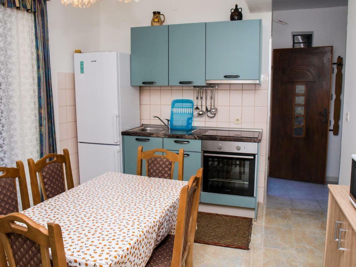 Vukovic Apartment Postira